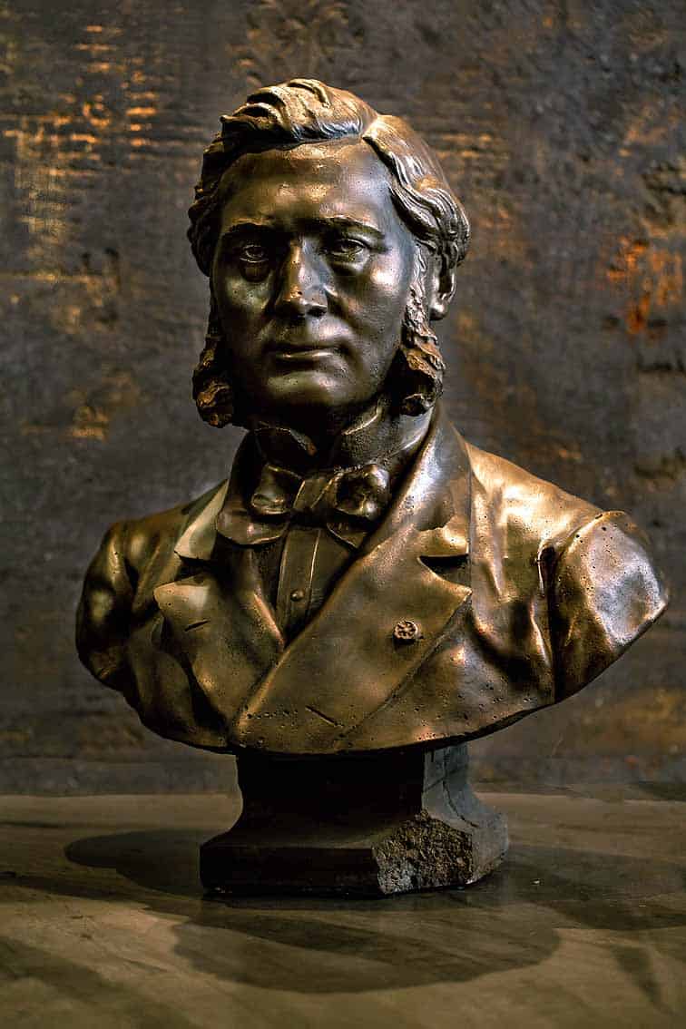 Bust-green-brass-patinated04