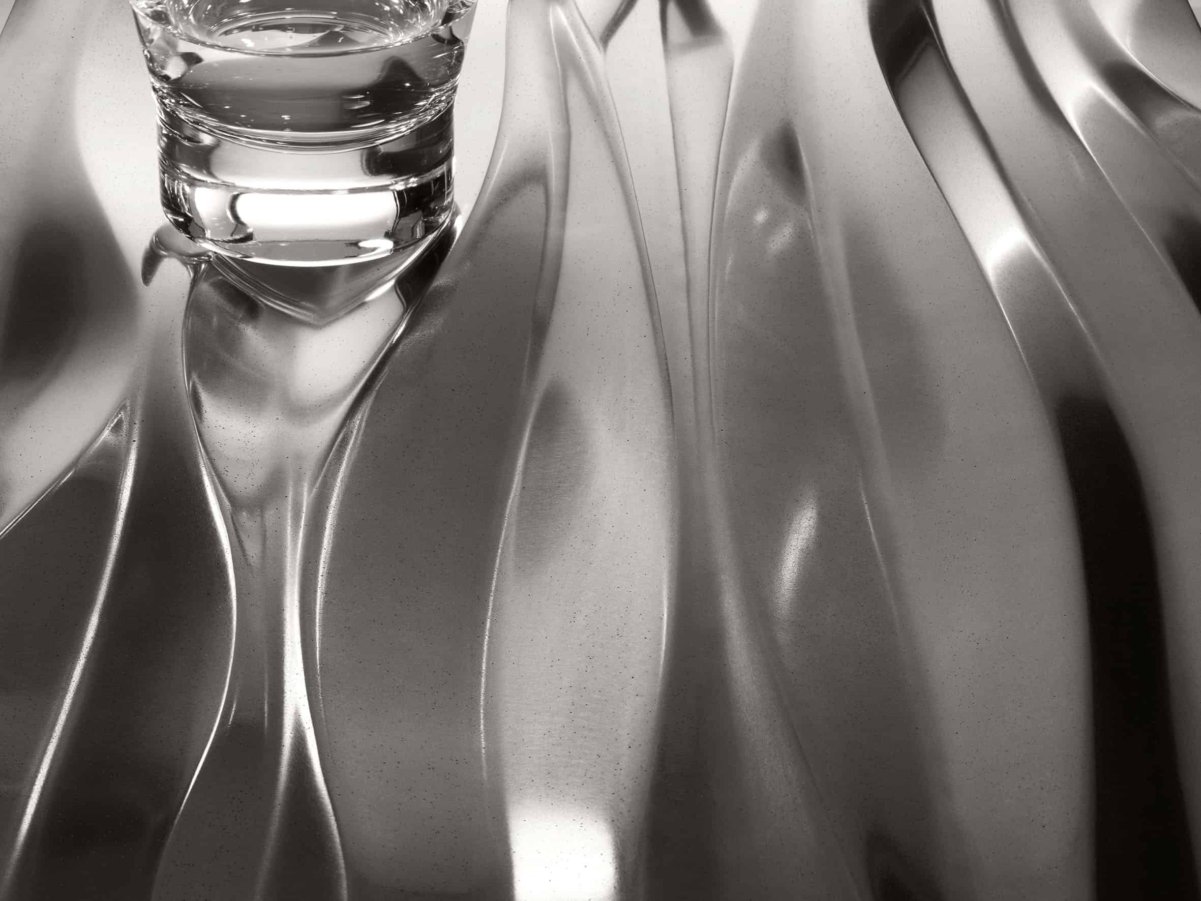 1904-VeroMetal-Maganese-angle-with-glass
