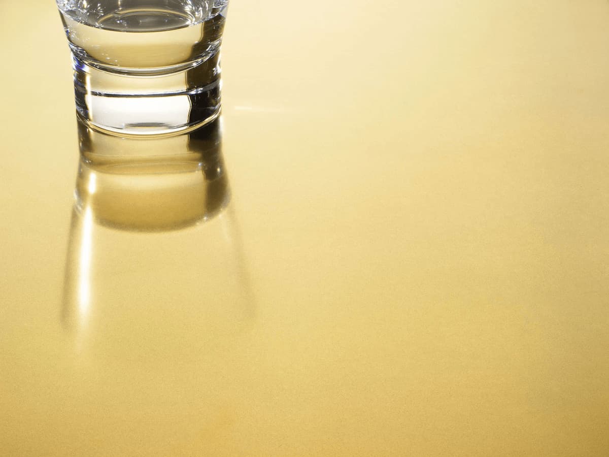 0306-VeroMetal-Green-Brass-angle-glass